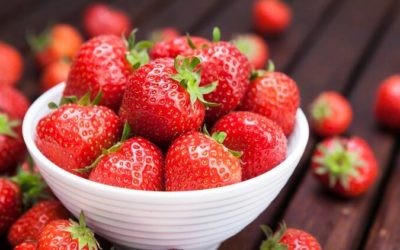 DULCE DE LECHE-FILLED STRAWBERRIES