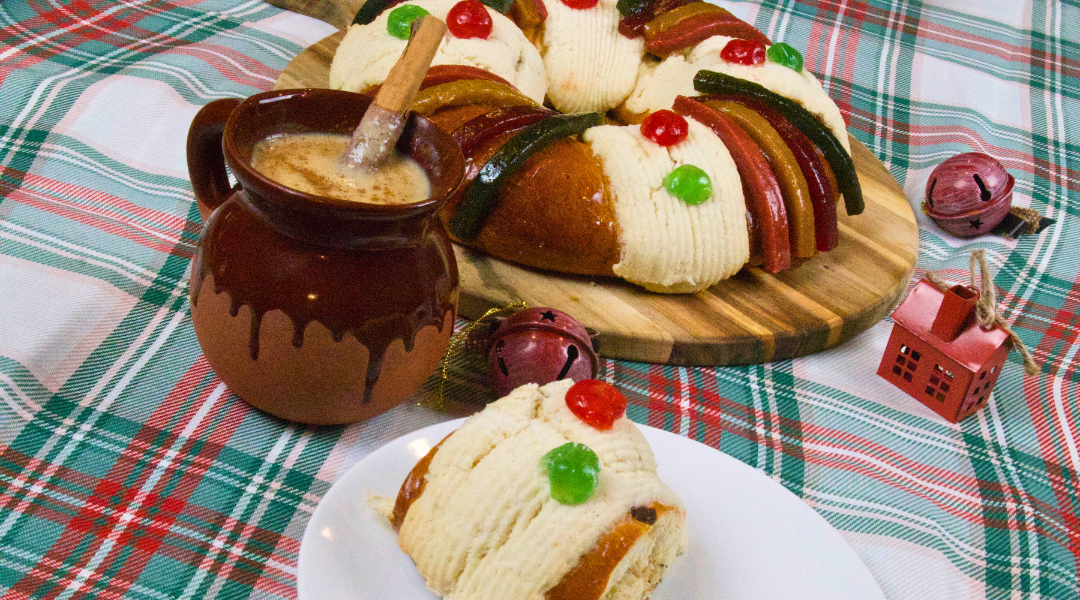 ROSCA DE REYES WITH ATOLE