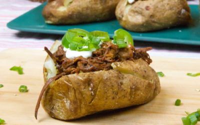 PAPAS HORNEADAS RELLENAS CON CARNE BBQ