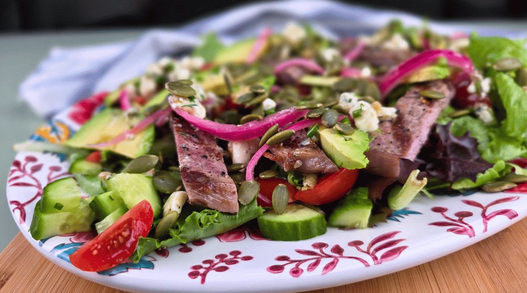 ENSALADA CON CARNE ASADA